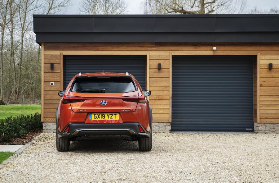  Lexus UX250h F-Sport 2019 года  (UK) (фото 40 из 40)